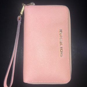 Michael Kors Wristlet/Wallet